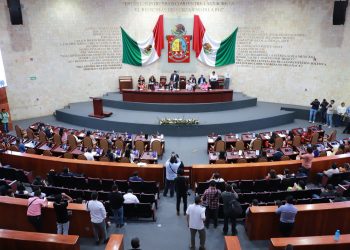 Estacionamientos públicos y privados deberán reservar el 10 por ciento de sus espacios para uso exclusivo de personas con discapacidad, embarazadas y adultas mayores