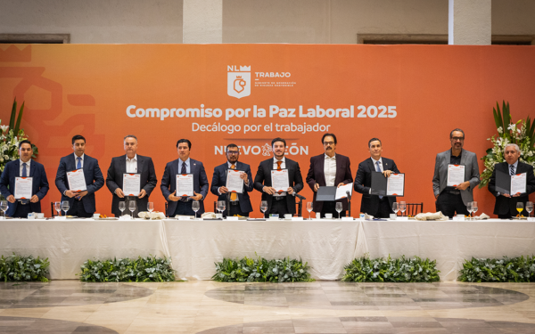 Firma Gobernador compromiso por La Paz Laboral 2025
