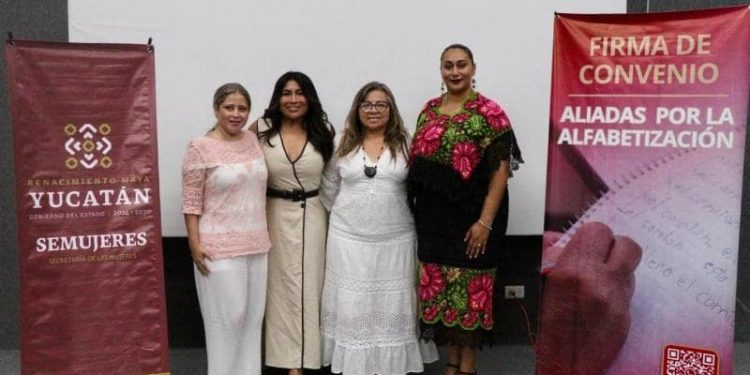 Firman convenio de colaboración IEAEY y Semujeres