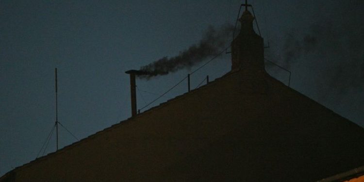 Humo negro en el conclave