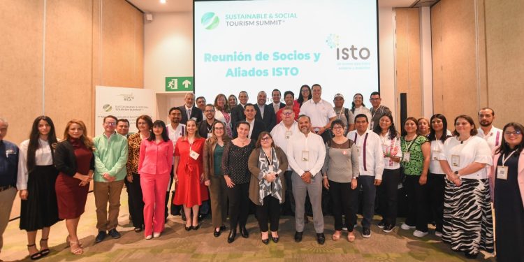 Impulsa Oaxaca el turismo sustentable durante encuentro internacional en Costa Rica