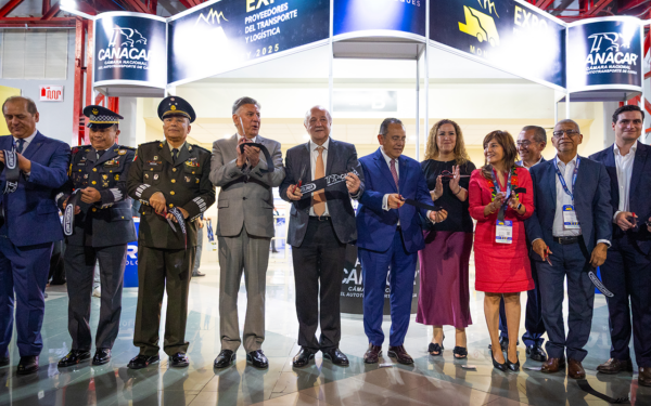 Inaugura Secretario de Gobierno Expo Proveedores del Transporte y Logística 2025