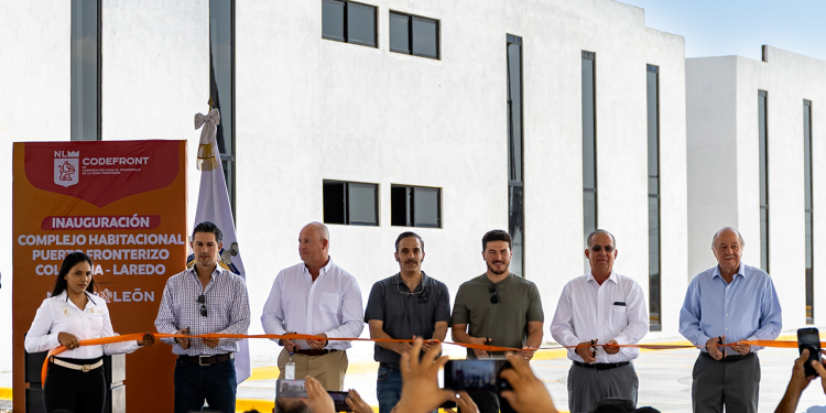 Inaugura Samuel García Complejo Habitacional en Aduana Colombia