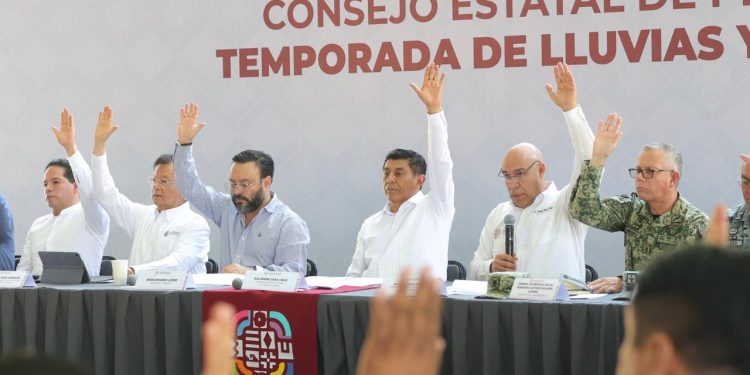 Instala Gobernador de Oaxaca Consejo de Protección Civil para vigilar y responder en temporada de lluvias y huracanes