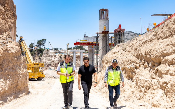 Supervisa Gobernador obras de Carretera Interserrana; Tramo 3 con Carretera 57 avanza 86 por ciento