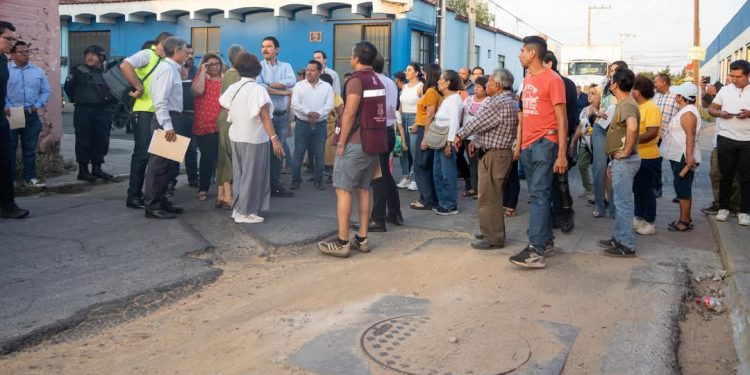 Ray Chagoya visita el barrio de La Noria, olvidado por más de 40 años por administraciones anteriores