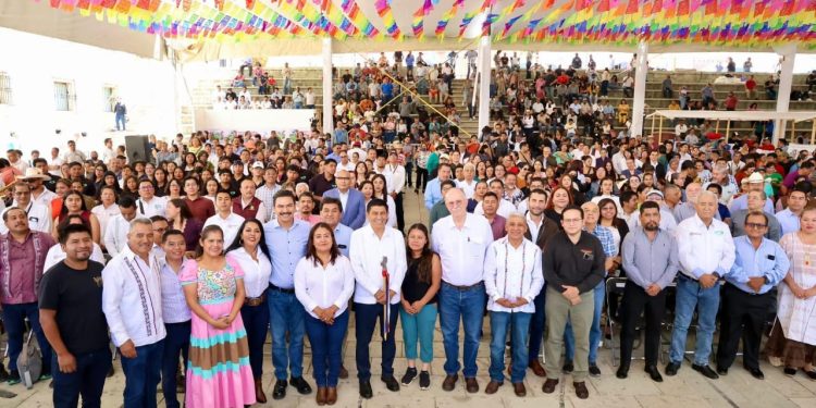 Refrenda Salomón Jara compromiso con cafeticultores para impulsar producción y comercialización del aromático