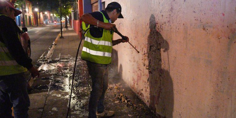 Trabajos nocturnos fortalecen la imagen y funcionalidad del Centro Histórico
