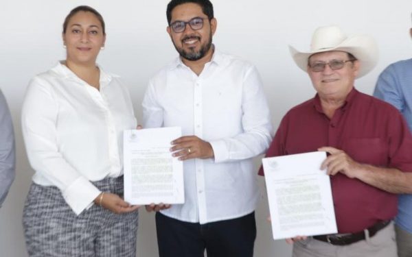 Presenta el Ejecutivo estatal iniciativa para modificar la Constitución Política del Estado en materia de simplificación administrativa