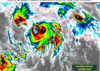 Impacta huracán Erick como categoría 3 en Santiago Pinotepa Nacional
