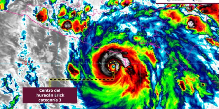 Alcanza huracán “Erick” categoría 3 y se prevé impacto la madrugada del jueves