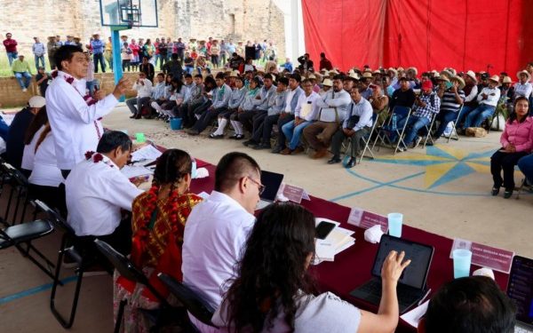 Invierte Primavera Oaxaqueña más de 3 mdp en las escuelas de San Miguel Huautla