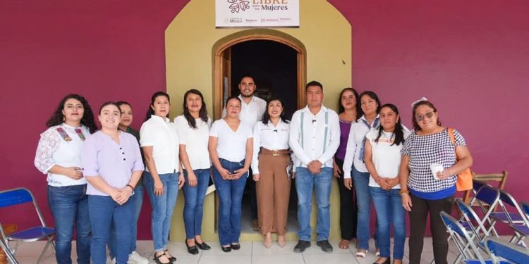 Acerca Gobierno de Oaxaca atención especializada a mujeres con Centros LIBRE en Ejutla de Crespo y Sola de Vega