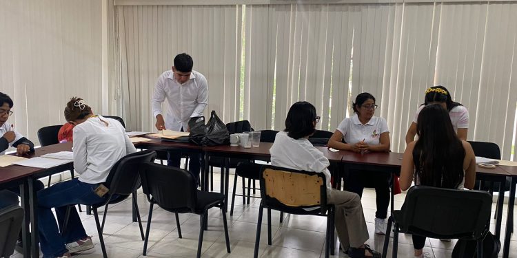 Acredita ILEO en competencias de las Lenguas Originarias de Oaxaca a personas evaluadoras