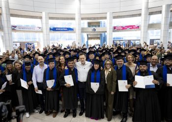 Encabeza Mauricio Kuri ceremonia de titulación de trabajadores del Poder Ejecutivo del Estado de Querétaro