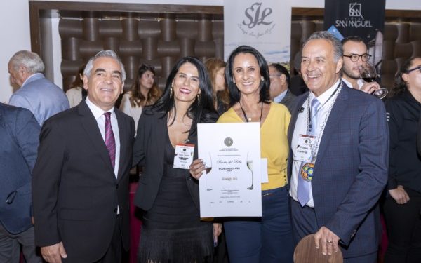 Galardonan a viñedo queretano como Bodega del año 2025