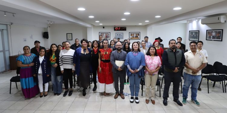 IEEPCO realiza conversatorio en el marco del mes del orgullo LGBTTTQ+