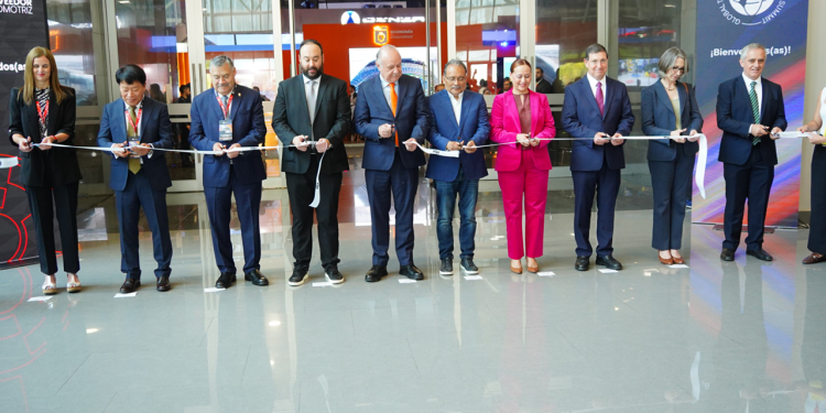 Inaugura Nuevo León cumbre líder en movilidad, tecnología e innovación: GTI 2025