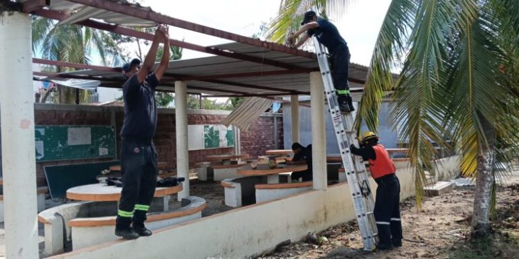 La SGIRPCGRO continúa atendiendo afectaciones en planteles educativos de la Costa Chica