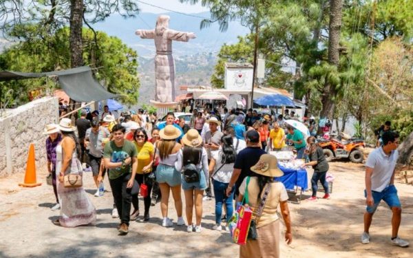 Miles de turistas visitan Guerrero este domingo; ocupación hotelera promedio alcanza 61.6%
