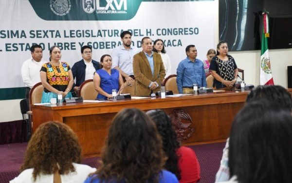 Presentan iniciativa para conmemorar el activismo por la Memoria Histórica y la Represión; Diputación Permanente condena crimen contra Presidenta de San Mateo Piñas