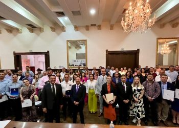 Reciben familias de Florencia de Benito Juárez apoyos y servicios integrales del Gobierno de Zacatecas