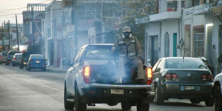 Refuerzan acciones de fumigación en Mérida ante temporada de lluvias