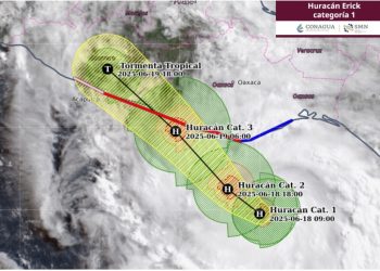 Huracán Erick categoría 1 se intensifica gradualmente, su centro se localiza frente a las costas de Oaxaca
