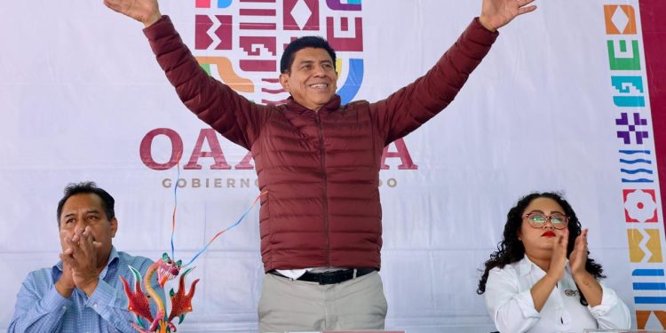 Transforma Salomón Jara a San Pedro Cajonos con obra pública y apoyos productivos