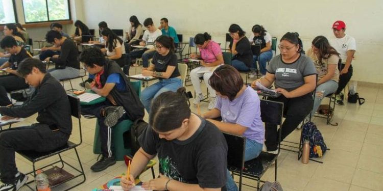 UTM recibe a más de mil 500 aspirantes en jornada de admisión