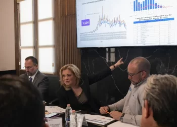 Cartilla de vacunación será obligatoria para estudiantes y docentes de todos los niveles: Maru Campos