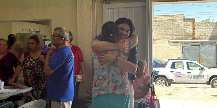 Acercan los programas sociales del Estado a adultos mayores de la colonia Manuel Valdez