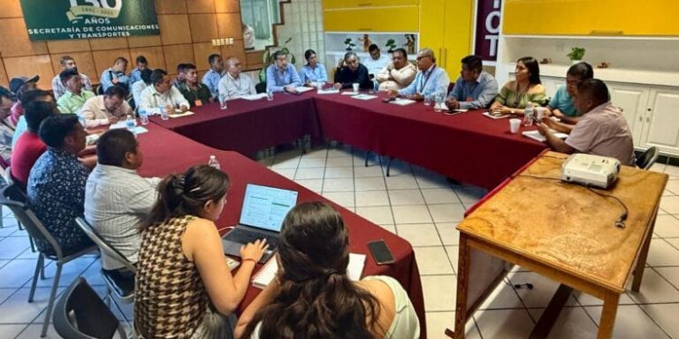 Avanza gestión para mejorar la conectividad en Cochoapa el Grande