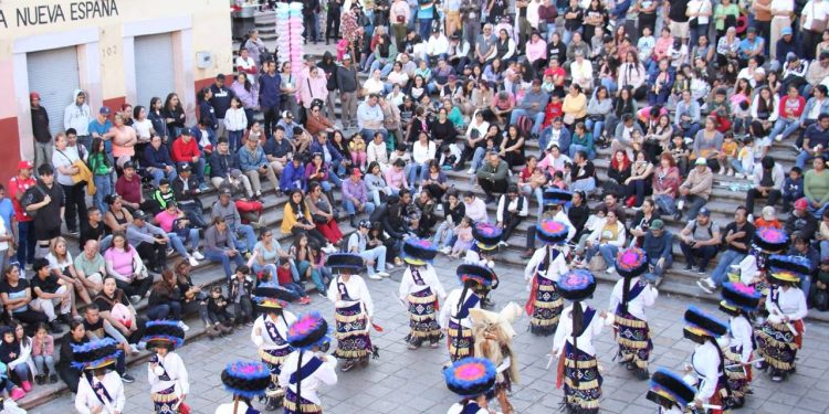 Brillan Puerto Rico, Sinaloa y Zacatecas en el tercer día del Festival Zacatecas del Folclor Internacional 2025