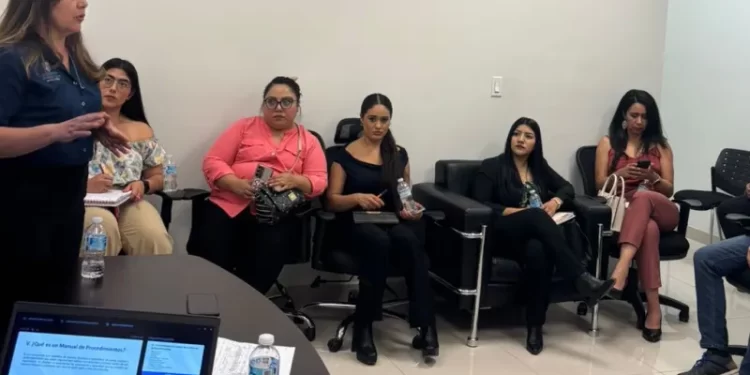 Capacita SFP a personal de instancias paraestatales en la elaboración de manuales institucionales