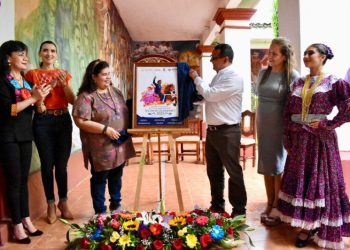 Develan el cartel oficial de la Semana Cultural por el 243 Aniversario del Natalicio de Vicente Guerrero en Tixtla