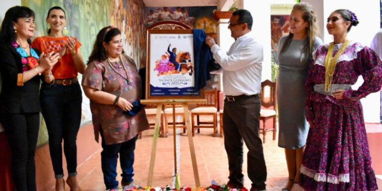 Develan el cartel oficial de la Semana Cultural por el 243 Aniversario del Natalicio de Vicente Guerrero en Tixtla