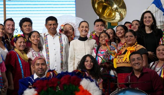 Se presenta la Guelaguetza 2025 en “La mañanera del pueblo”