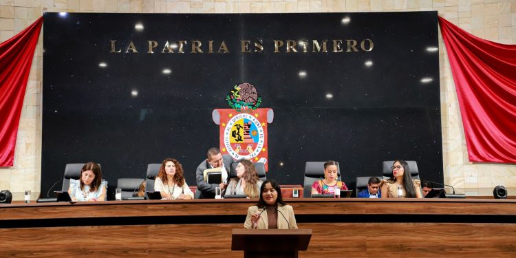 En el aniversario luctuoso de Porfirio Díaz destacan su vida, legado militar y político