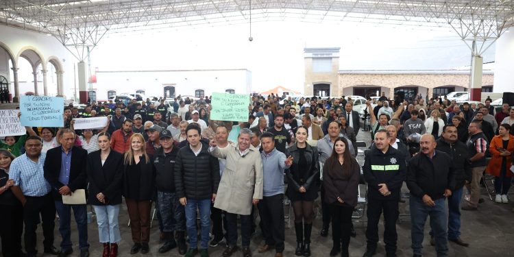 En un acto de justicia, otorga Gobernador David Monreal apoyos para adquisición de vehículos a nuevos concesionarios de taxis