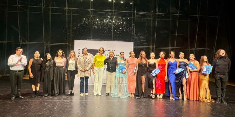 Encabeza López Birlain graduación de la generación 2021-2025 del CENADAC