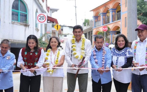 Impulsa Salomón Jara el desarrollo con vías de comunicación en San Andrés Yaá