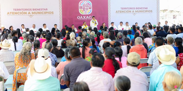 Impulsa Salomón Jara obras que abonan al bienestar de San Bartolomé Ayautla