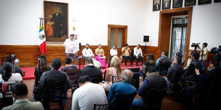 Insta Salomón Jara al diálogo tras imposición de arancel a jitomate mexicano por parte de Estados Unidos