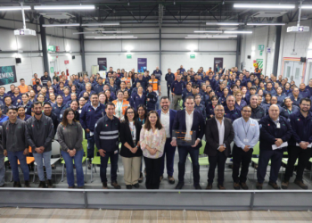 DIF Nuevo León condecora con distintivo “Comunidad de Corazón” a la empresa SIEMENS