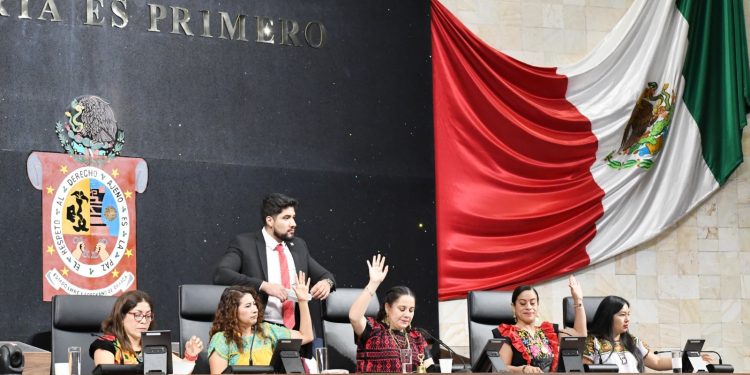 Parlamento aprueba cinco exhortos para rehabilitar diversos tramos carreteros, acceso a infraestructura pública, agilizar el flujo vehicular en la plaza de cobro de Huitzo y para una alimentación saludable en las infancias