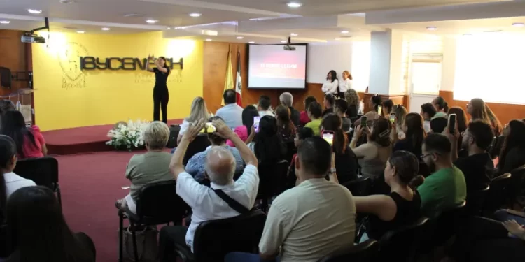 Organiza IByCENECH concurso de canto en Lengua de Señas Mexicana
