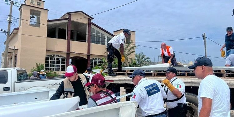 Refuerza Ceabien apoyo en Pinotepa Nacional tras el paso del huracán Erick