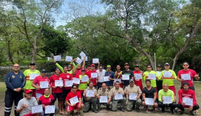 UEPC Colima impulsa certificación de rescate en aguas rápidas