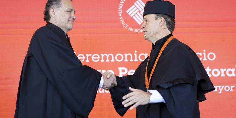 Atestigua Mauricio Kuri toma de protesta del Rector de la Anáhuac